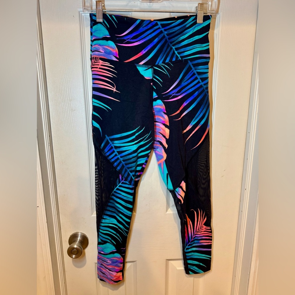 PINK Victoria's Secret Ultimate crop leggings with Tropical Leaf Print